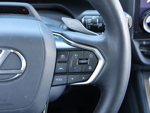 Used 2024 Lexus GX 550 w/ Accessory Package (2T) AWD/4WD image 32