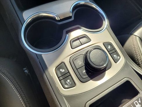 Used 2023 GMC Terrain Denali w/ Black Diamond Edition image 23