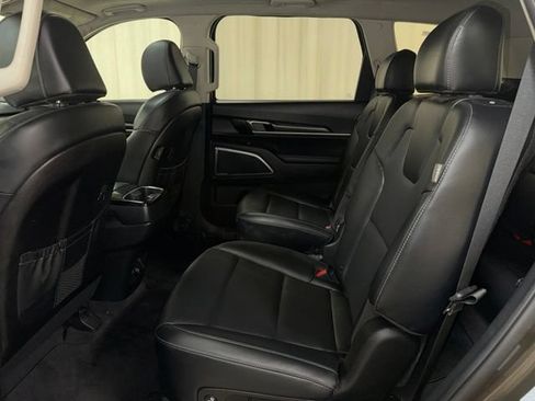 Used 2025 Kia Telluride S AWD/4WD image 18