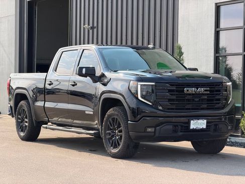 Used 2022 GMC Sierra 1500 Elevation w/ Elevation Premium Package AWD/4WD image 4