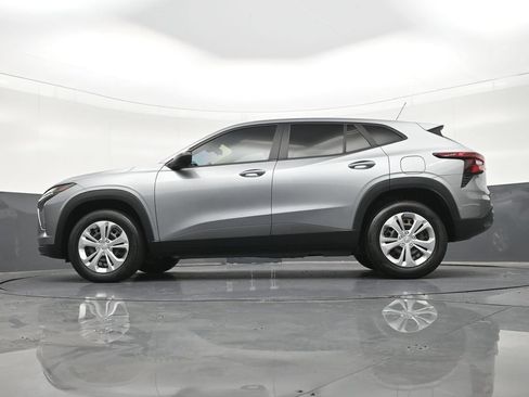 Used 2024 Chevrolet Trax LS FWD image 25
