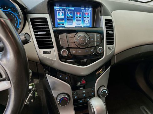 Used 2014 Chevrolet Cruze LT FWD image 25