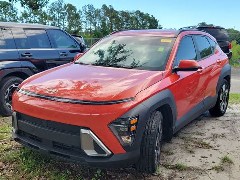 Used 2024 Hyundai Kona SEL w/ Convenience Package FWD image 2