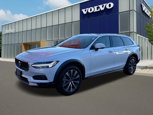 Used 2025 Volvo V90 B6 Cross Country Plus AWD/4WD image 1