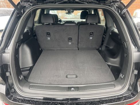 New 2026 Jeep Grand Cherokee Altitude image 13