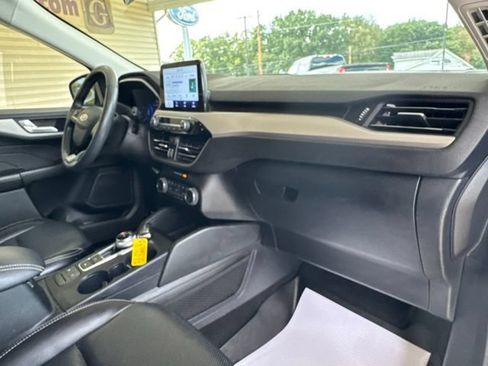 Used 2021 Ford Escape SEL w/ Technology Package AWD/4WD image 23