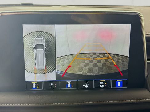 Used 2023 GMC Yukon AT4 w/ AT4 Premium Package image 13