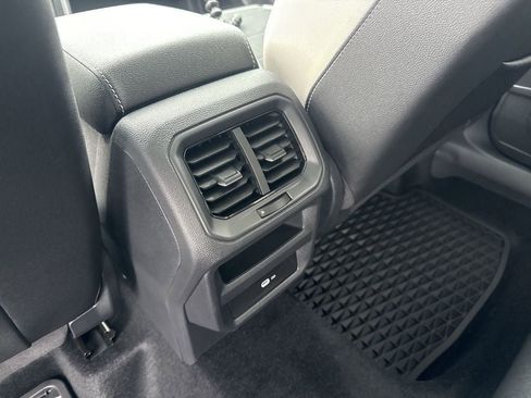 New 2025 Volkswagen Taos SE image 29