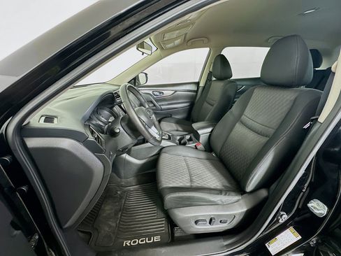 Used 2018 Nissan Rogue SV image 13
