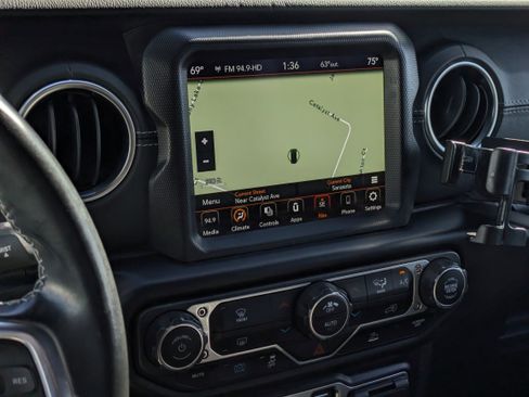 Used 2021 Jeep Wrangler Unlimited Sahara image 28