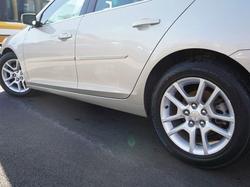 Used 2015 Chevrolet Malibu LT w/ Power Convenience Package FWD image 5
