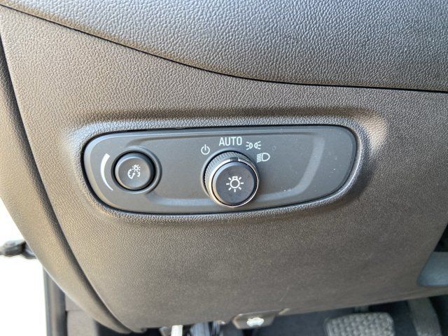 Used 2020 Chevrolet Equinox LS FWD image 39