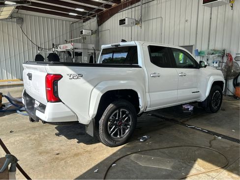 Used 2026 Toyota Tacoma TRD Sport w/ TRD Sport Premium Package AWD/4WD image 5