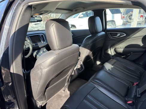 Certified 2016 Chrysler 200 Limited Platinum w/ Comfort & Convenience Group image 10