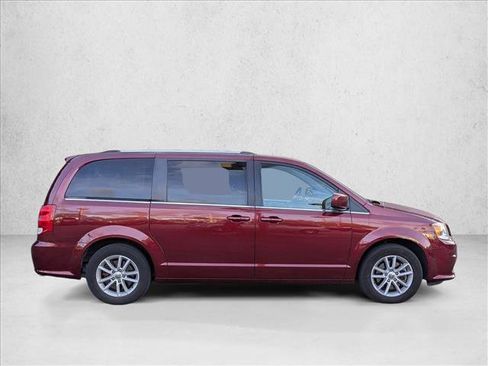 Used 2020 Dodge Grand Caravan SXT image 4