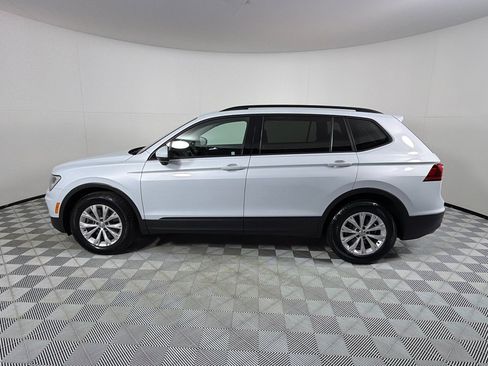 Used 2018 Volkswagen Tiguan S w/ 3rd Row Seat Package AWD/4WD image 8