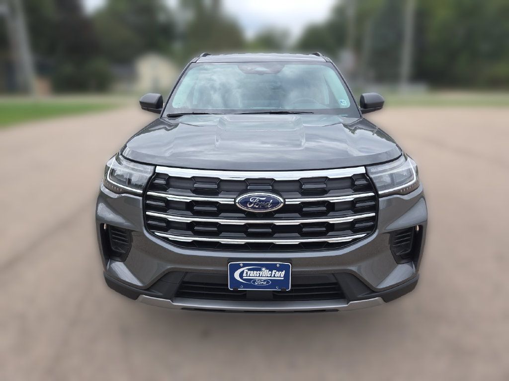 Used 2025 Ford Explorer Active AWD/4WD image 8