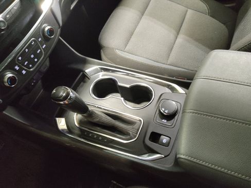 Used 2021 Jeep Cherokee Latitude Plus FWD image 26