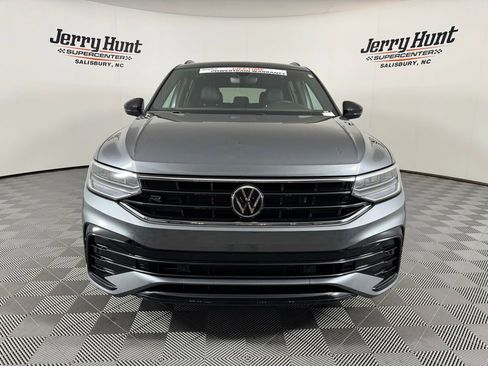 Used 2023 Volkswagen Tiguan SE R-Line FWD image 4