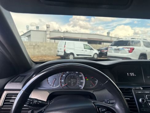 Used 2017 Honda Accord Sport image 24