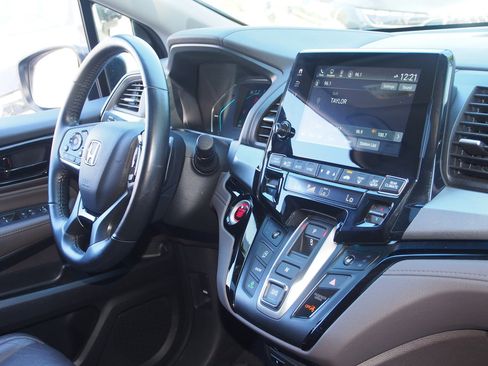 Used 2023 Honda Odyssey Touring image 11