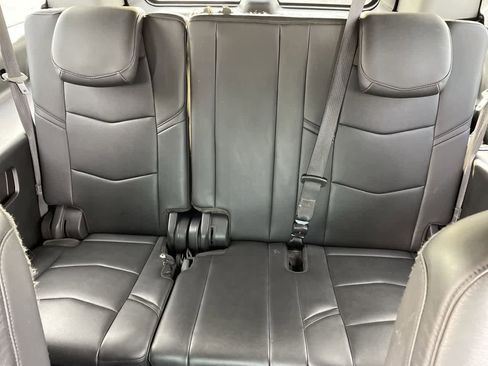 Used 2018 Cadillac Escalade ESV Luxury image 19