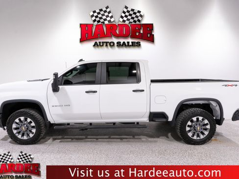 Used 2024 Chevrolet Silverado 2500 Custom w/ Custom Value Package AWD/4WD image 1