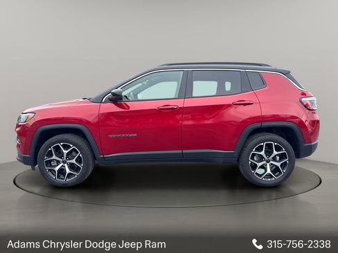 Used 2025 Jeep Compass Limited AWD/4WD image 4