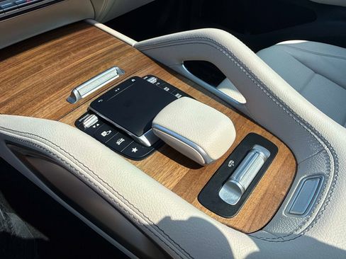 Certified 2023 Mercedes-Benz GLS 450 4MATIC image 27