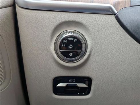 Certified 2025 Mercedes-Benz C 300 Sedan image 10