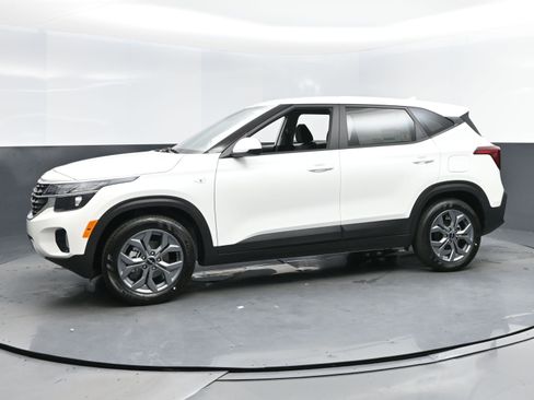 New 2026 Kia Seltos LX image 3