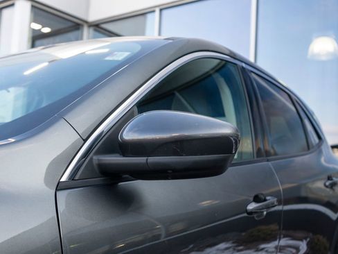 Used 2020 Ford Escape SE image 11