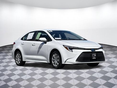 Used 2024 Toyota Corolla LE FWD image 7
