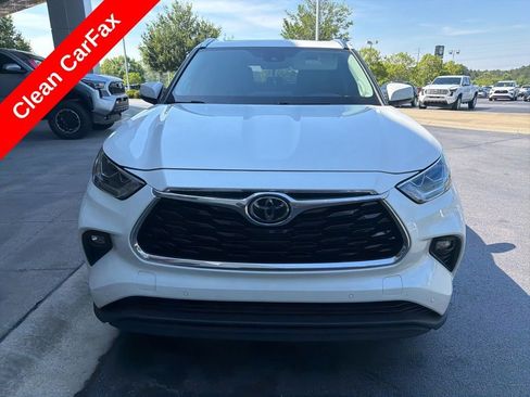 Used 2021 Toyota Highlander Limited FWD image 4