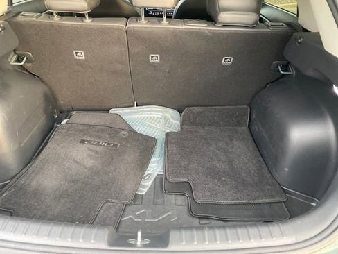 Used 2023 Kia Niro EX Touring image 25