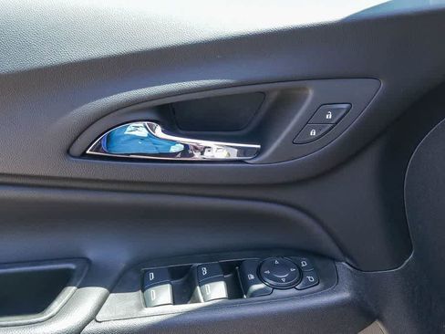 Used 2024 Chevrolet Equinox LT FWD image 19