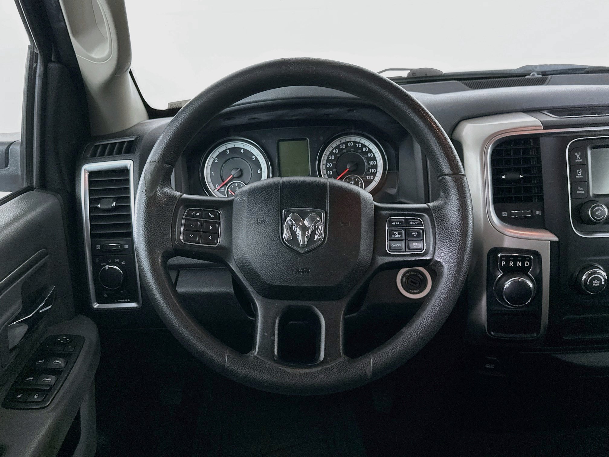 Used 2018 RAM 1500 Classic SLT RWD image 17