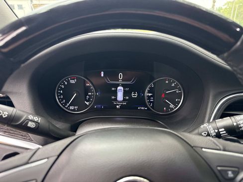 Used 2021 Buick Enclave Avenir w/ Avenir Technology Package FWD image 30