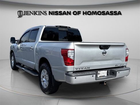 Certified 2017 Nissan Titan SV image 13
