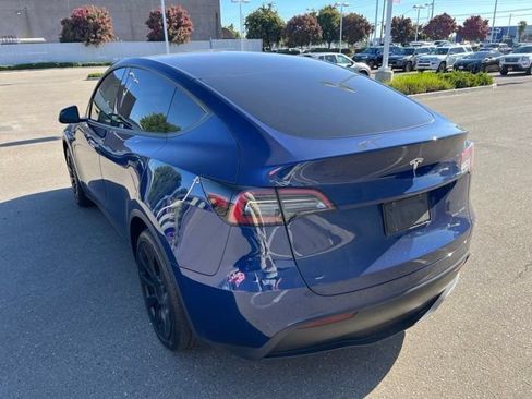 Used 2024 Tesla Model Y Long Range AWD/4WD image 7
