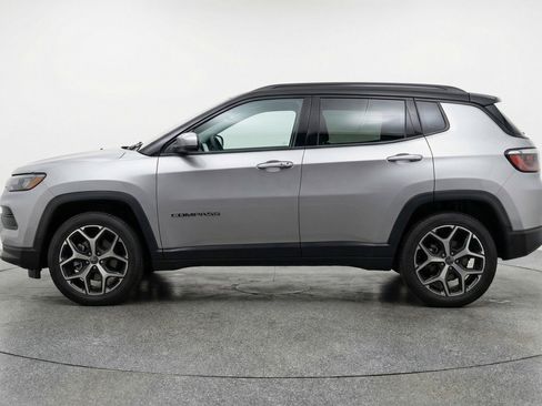Used 2025 Jeep Compass Limited AWD/4WD image 5
