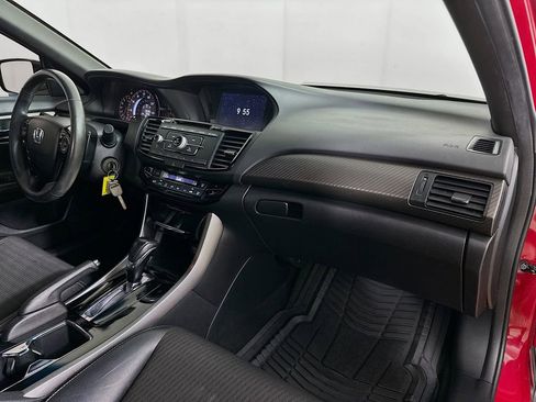 Used 2017 Honda Accord Sport image 30