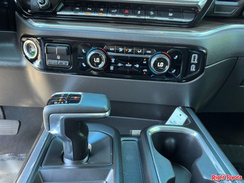 Used 2024 Chevrolet Silverado 1500 LT Trail Boss w/ LT Trail Boss Premium Package AWD/4WD image 29
