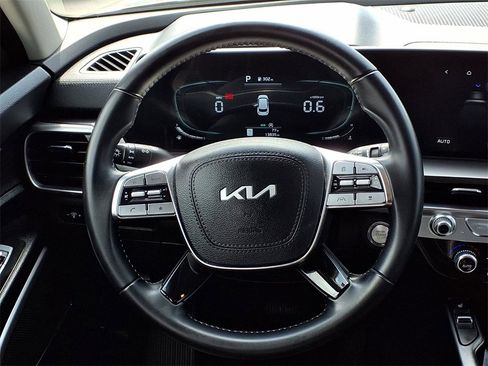 Used 2024 Kia Telluride S image 20