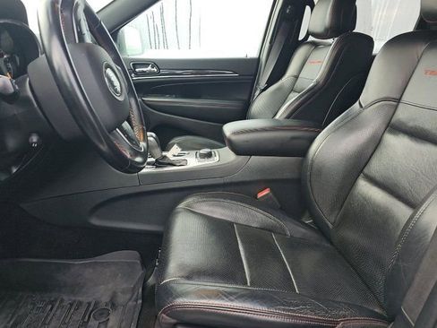 Used 2019 Jeep Grand Cherokee Trailhawk w/ Trailhawk Luxury Group image 2