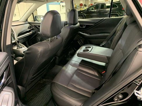 Used 2025 Subaru Outback Limited image 5