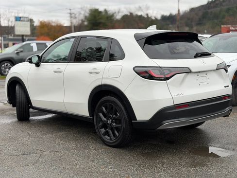 Used 2025 Honda HR-V Sport image 3