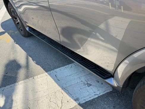 Used 2017 Nissan Armada Platinum w/ Interior Lighting Package image 23