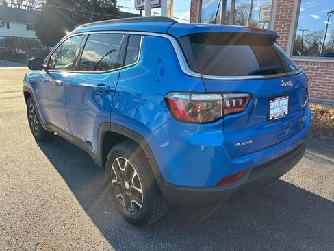 Used 2022 Jeep Compass Latitude w/ Sun and Sound Group image 3