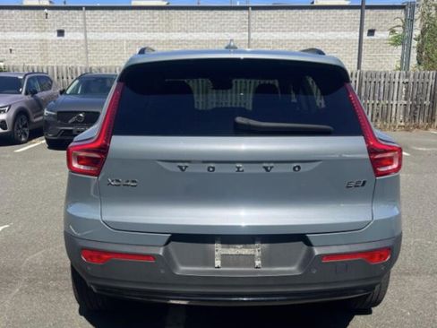 Used 2023 Volvo XC40 B5 Plus w/ Climate Package AWD/4WD image 11